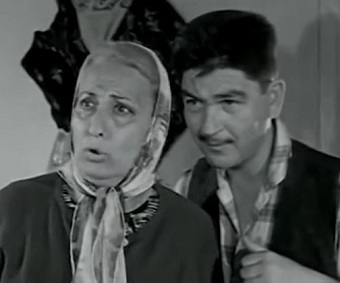 Öpüşmek Yasak filmi 