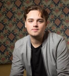 Dean-Charles Chapman seslendirme