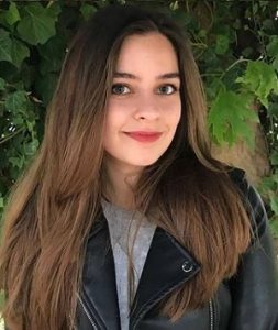 Gül Tanyolaç seslendiren